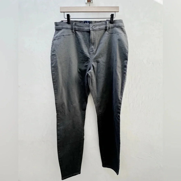 GAP || Women’s Stretch Skinny NWOT Grey Casual Work Pants Size 14 - Picture 1 of 6